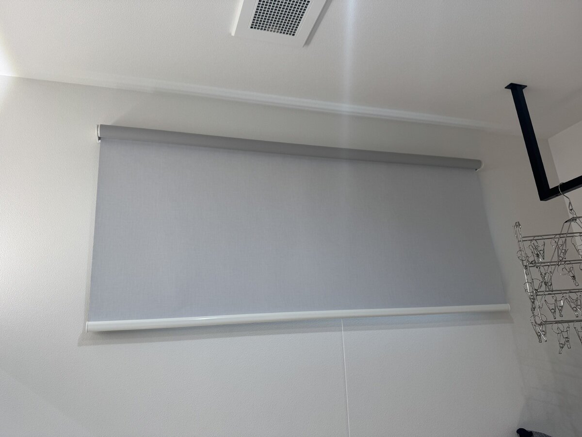 ロールスクリーン -エルデBC 遮光- 幅広対応商品- グレイホワイト N-8216