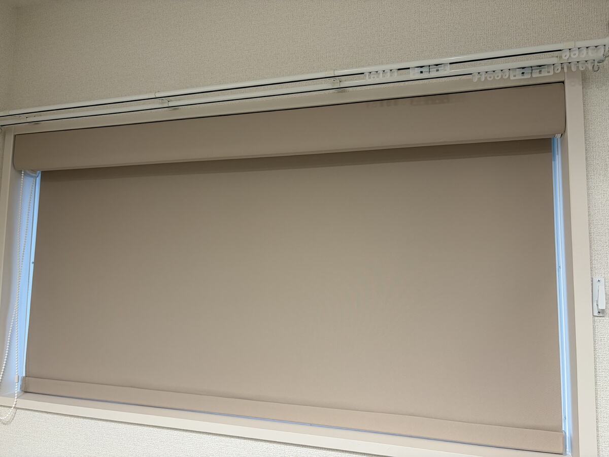 つっぱりロールスクリーン手動式　-遮光1級- JCL-4027-4050-TS