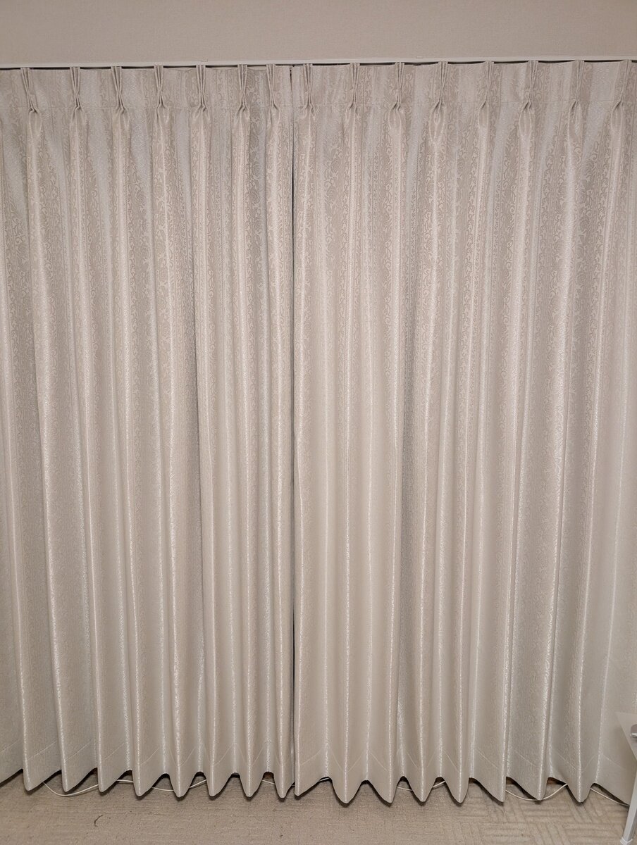 エルフ カーテン J-67134R アイボリー