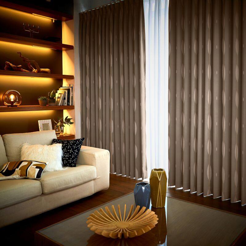 J-40349_drape_4_pull.jpg