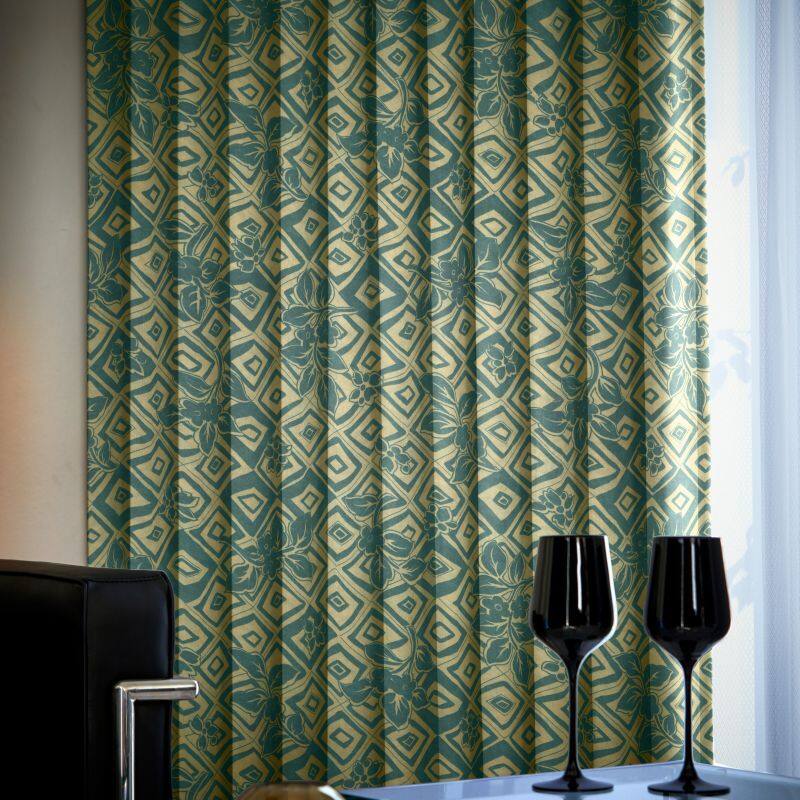 J-95339_drape_5_zoom.jpg
