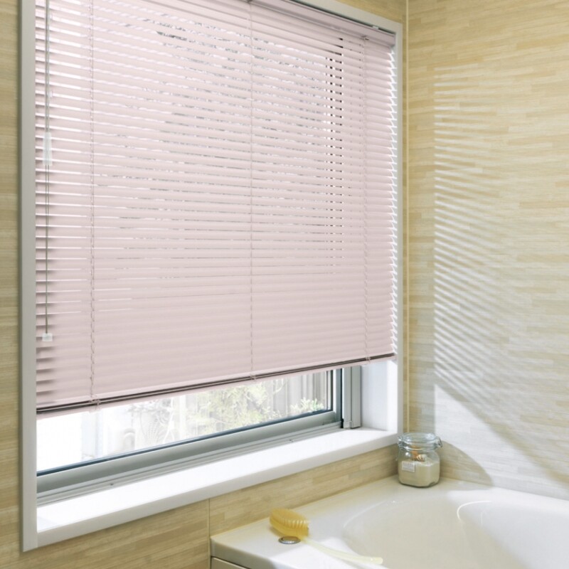 aluminumblind_basic_bathwindow_1_2071.jpg