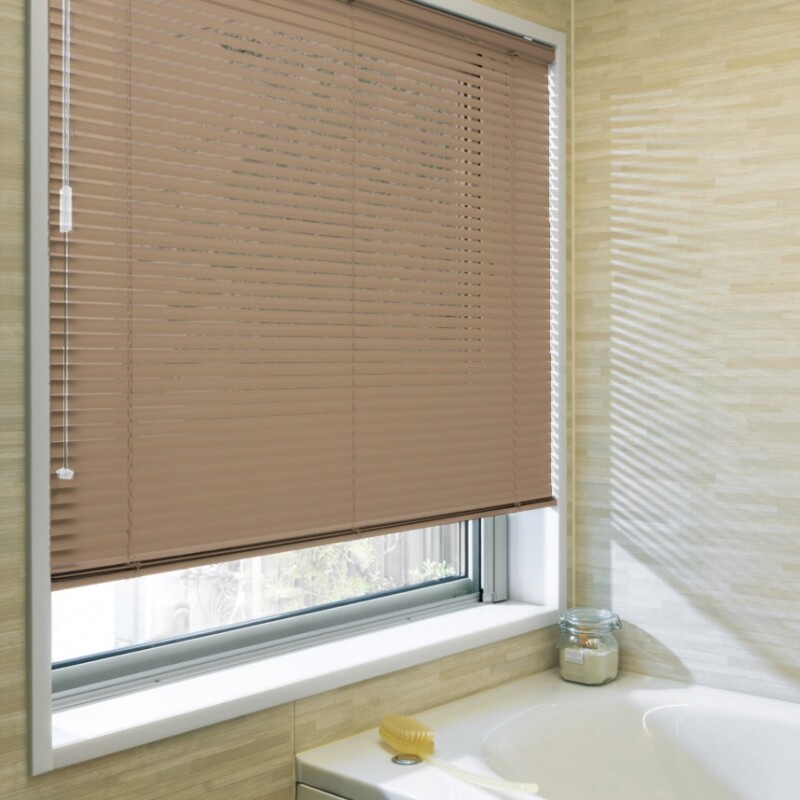 aluminumblind_basic_bathwindow_1_2082.jpg