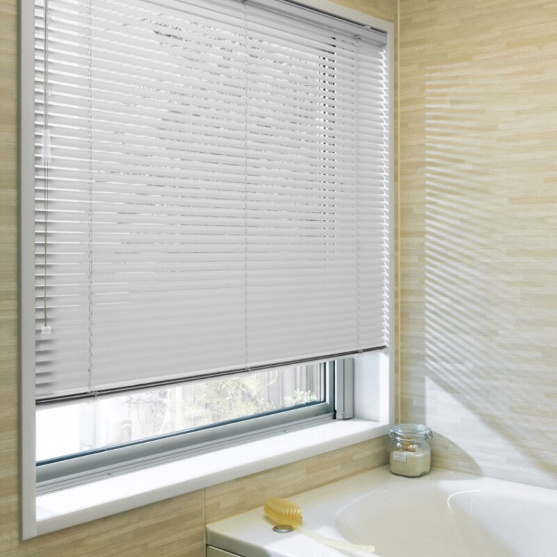 aluminumblind_basic_bathwindow_1_2093.jpg