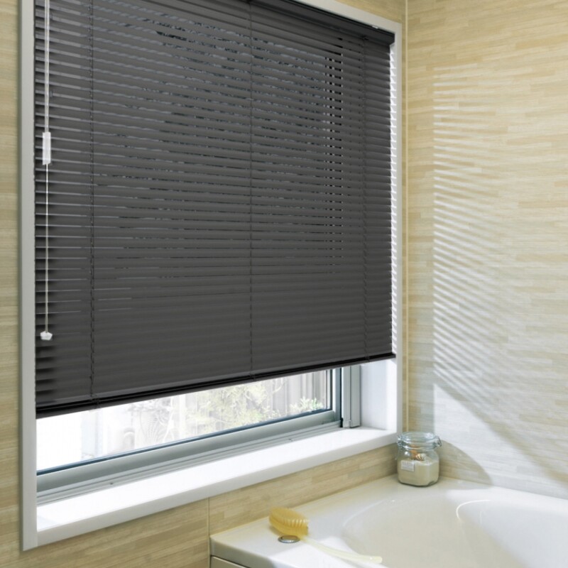 aluminumblind_basic_bathwindow_1_2095.jpg