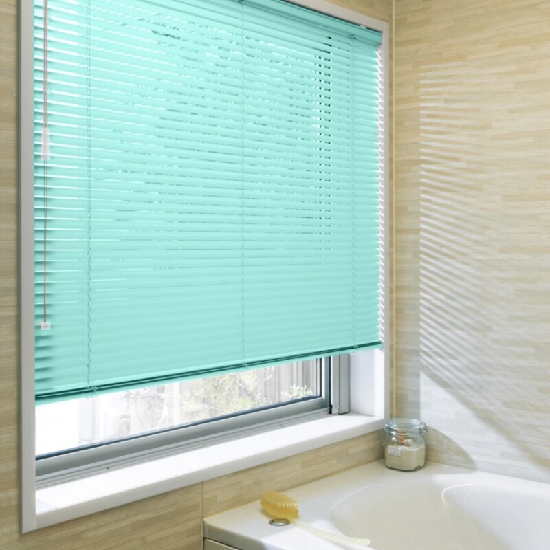 aluminumblind_basic_bathwindow_1_2150.jpg