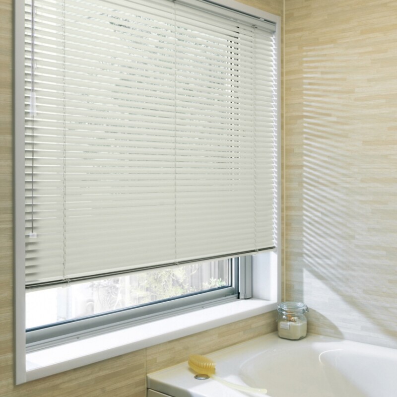 aluminumblind_basic_bathwindow_1_2644.jpg