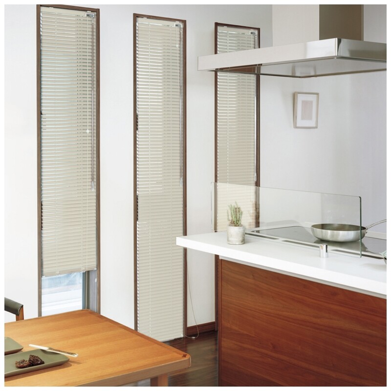 aluminumblind_wood_bathwindow_1_2002.jpg