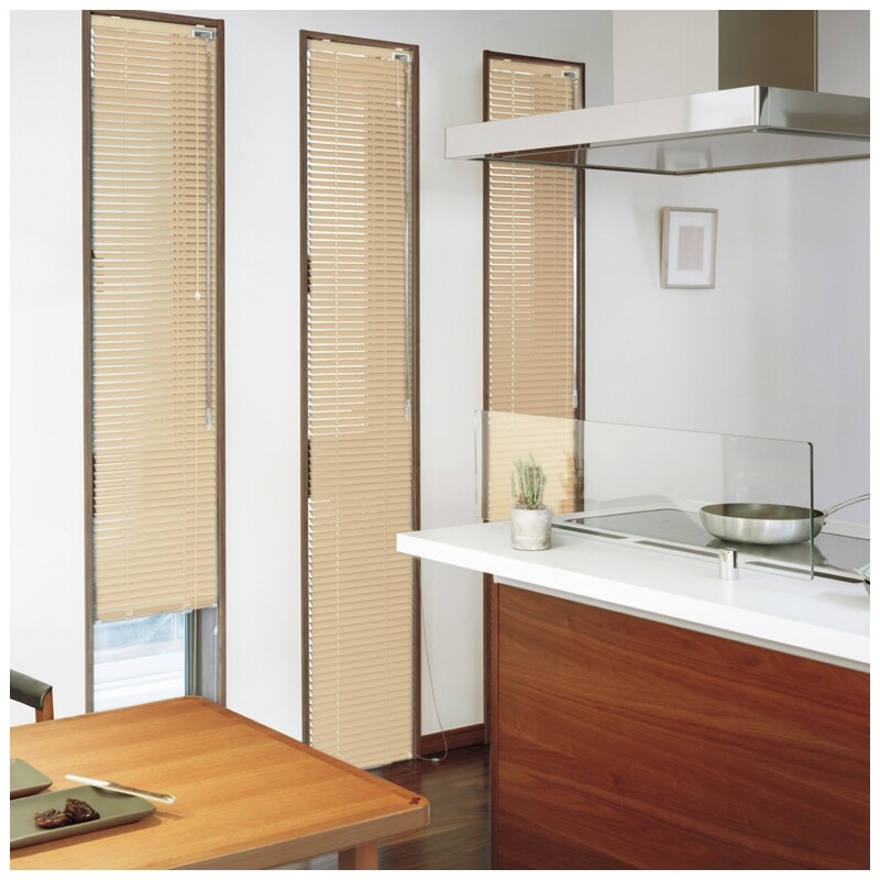 aluminumblind_wood_bathwindow_1_2004.jpg