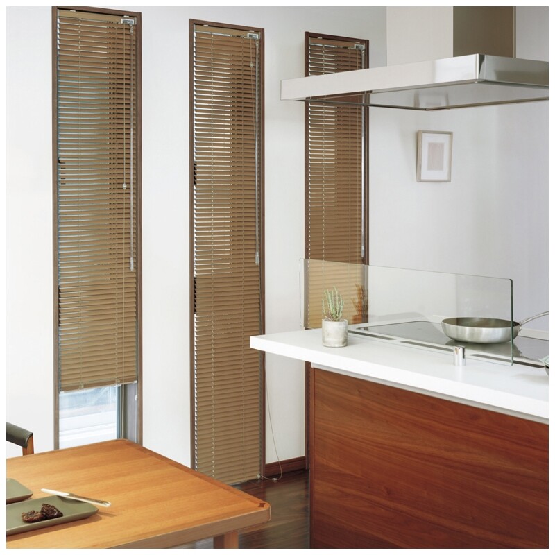 aluminumblind_wood_bathwindow_1_2007.jpg