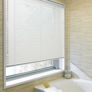 アルミブラインド-ベーシック・遮熱-(浴窓ビス止め式)ピュアホワイト(ツヤあり) JC-2090