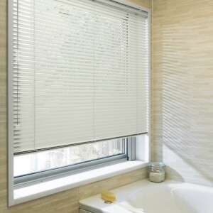 アルミブラインド-ベーシック・遮熱-（浴窓ビス止め式） クールアイボリー JC-2644