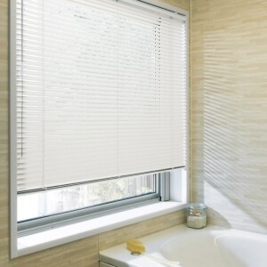 アルミブラインド-ベーシック・遮熱-(浴窓ビス止め式)プレーンホワイト(ツヤあり) JC-2844