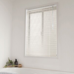 アルミブラインド-ベーシック・遮熱-(浴窓テンション式)ライトベージュ  JC-2067