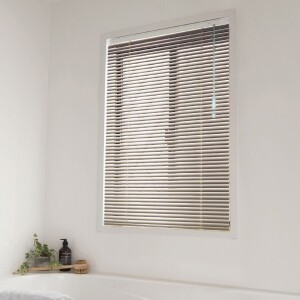 アルミブラインド-ベーシック・遮熱-（浴窓テンション式） ライトブラウン(ツヤあり) JC-2082