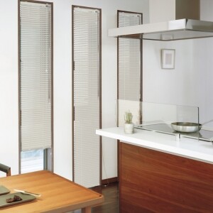 aluminumblind_wood_bathwindow_1_2001.jpg
