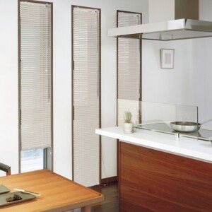 aluminumblind_wood_bathwindow_1_2003.jpg