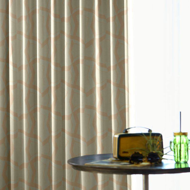 J-93031_drape_1_zoom.jpg