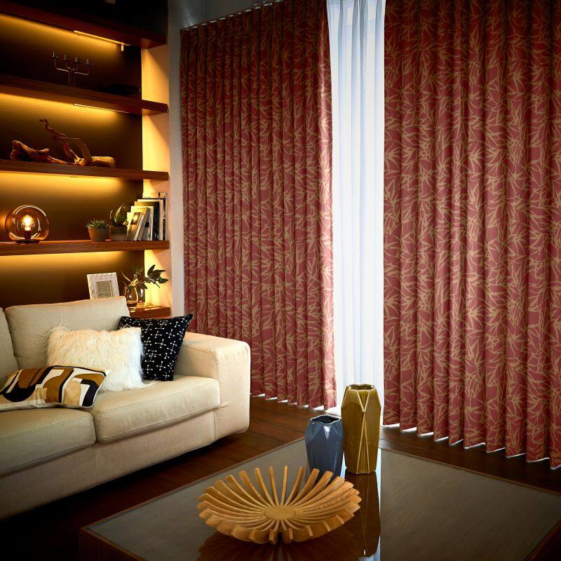 JR-9105_drape_4_pull.jpg