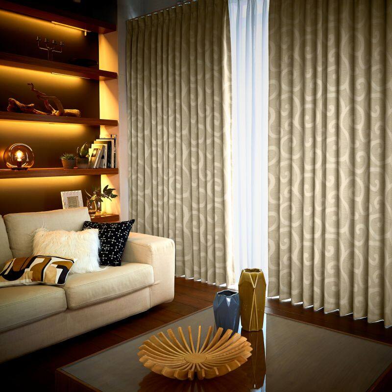 P-23010_drape_4_pull.jpg